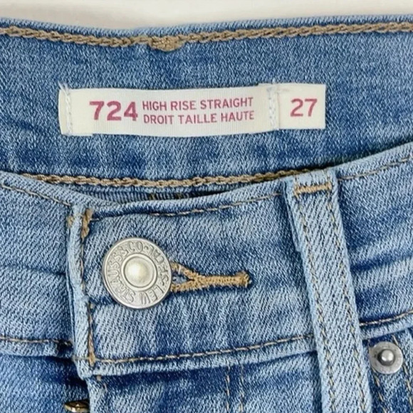 Levi's  Distressed Light Wash 724 High Rise Straight Jeans - Picture 8 of 16